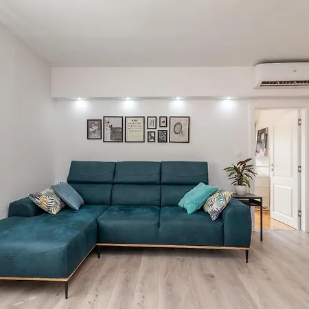 Luxury View Apartment